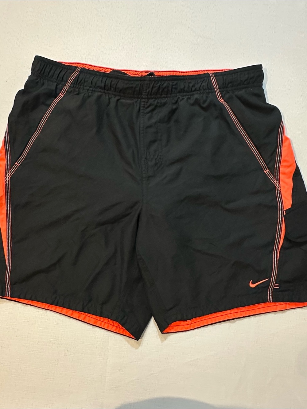 Nike Black Orange Swim Trunks Board Shorts Men’s Medium